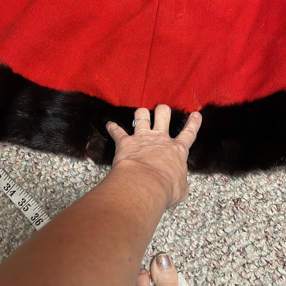 Vintage mink trimmed 100% wool coat - fur collar, cuffs and skirt hem - Picture 14 of 14